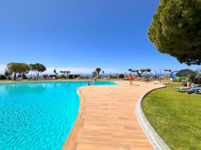 Hibiscos Seaview Terrace by Casasol